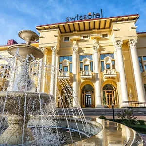 Отель Swissotel камелия